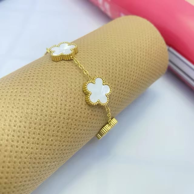 Lucky Clover Gold Link Bracelet